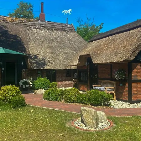1870 Thatched With Sauna At Jade Bay Dom wakacyjny *